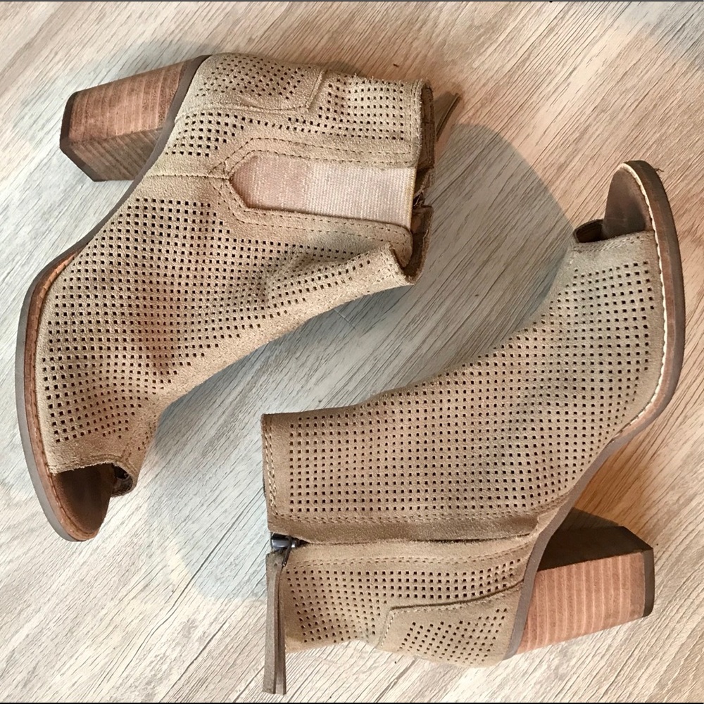 TOMS MAJORCA PEEP-TOE BOOTIE-STUCCO 6M